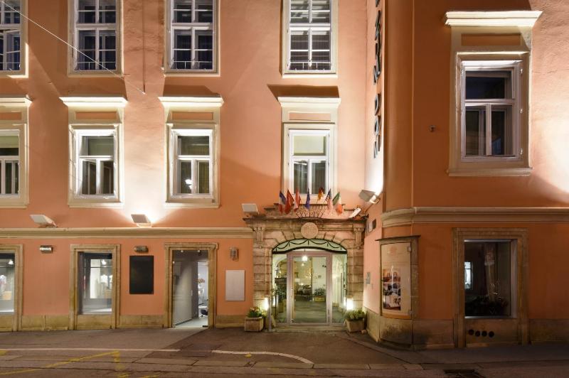 Boutique Hotel Dom - Rooms & Suites - image 8