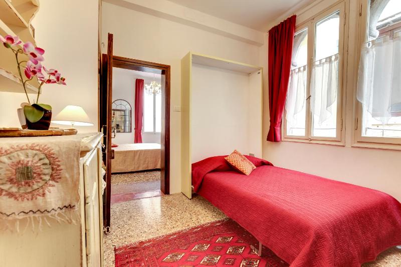 One-Bedroom Apartment image 4