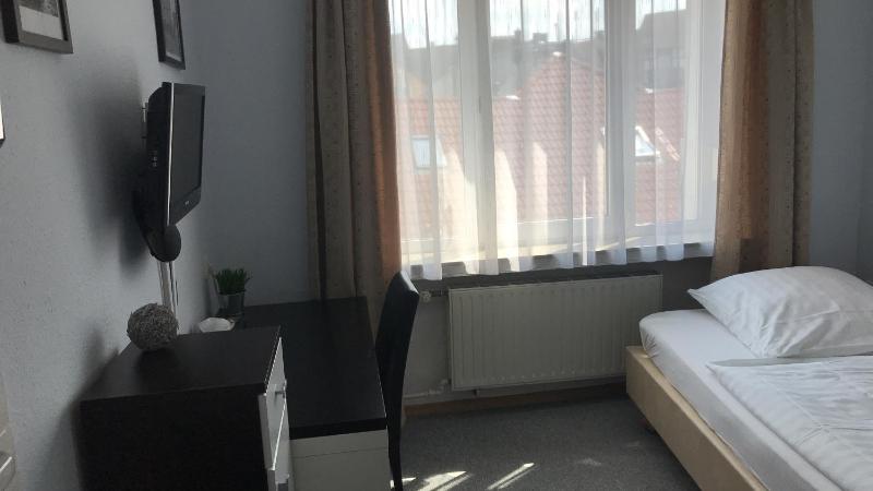 Basic Single Room image 3