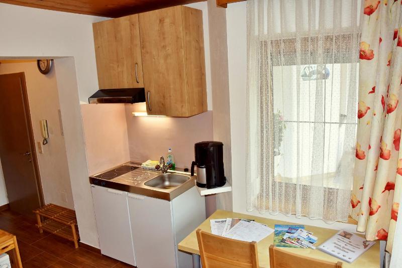 Studio (2 Adults) image 2