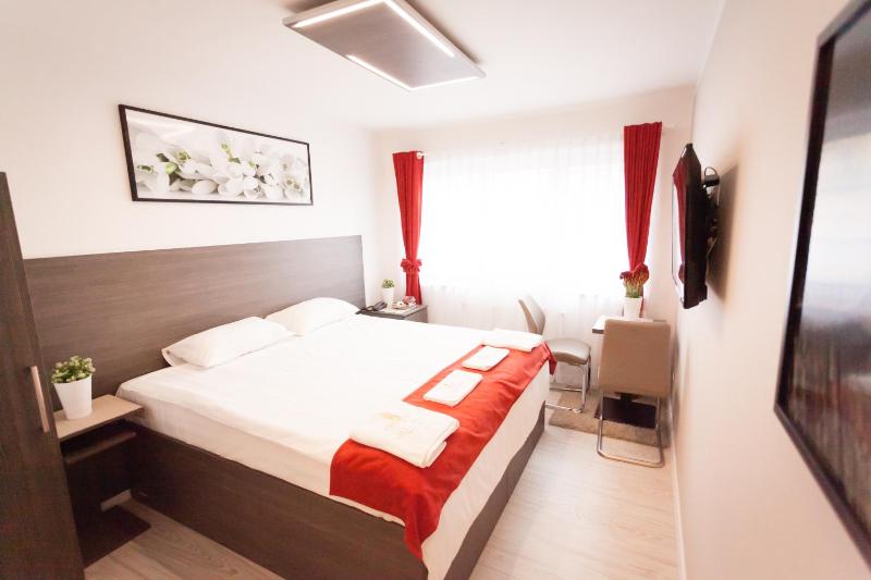 Double Room image 2