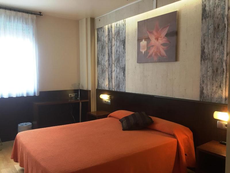 Double Room image 2