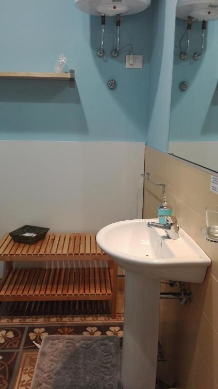 Standard Quadruple Room image 4