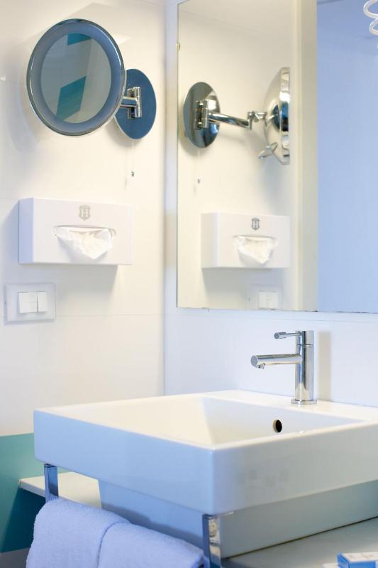 Premium Double or Twin Room image 2