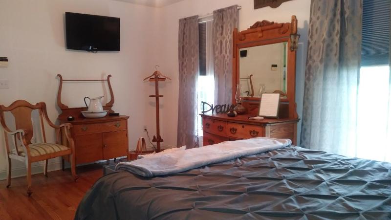 Queen Suite with Sea View image 4