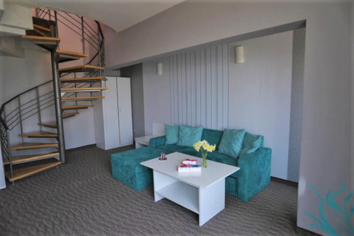 Deluxe Duplex Suite image 3