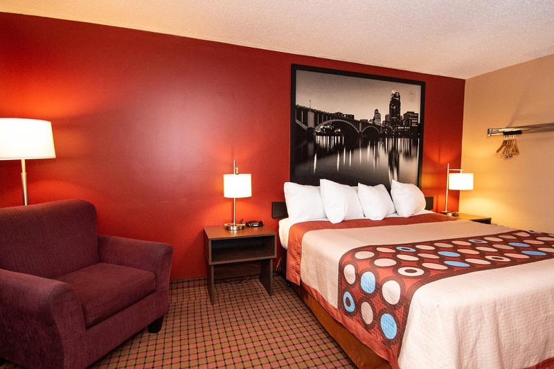 King Room - Non-Smoking image 2