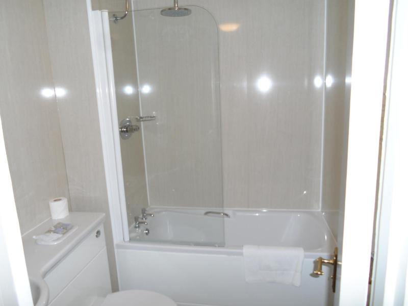 Standard Double Room image 2
