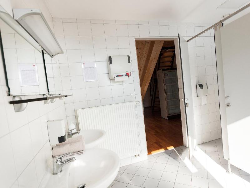 Quadruple Room with Shared Bathroom image 3