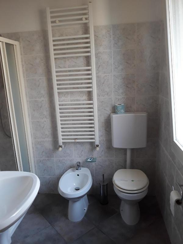 Economy Double Room with Private Bathroom image 4