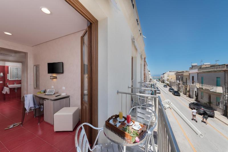Hotel Biancolilla - image 1