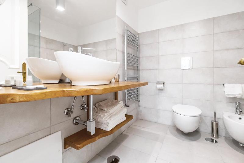 Gramsci Suites - image 16