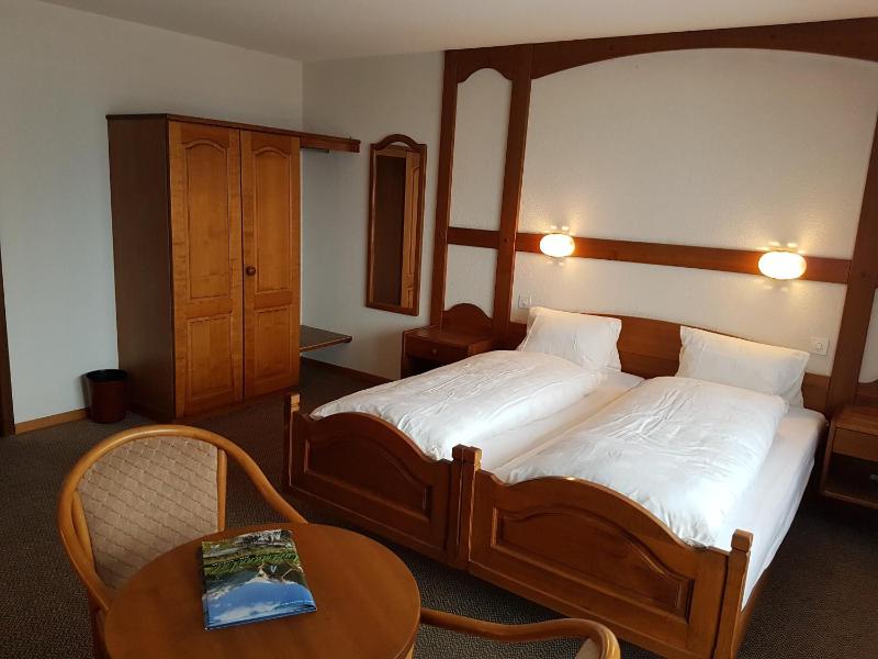 Double Room image 3