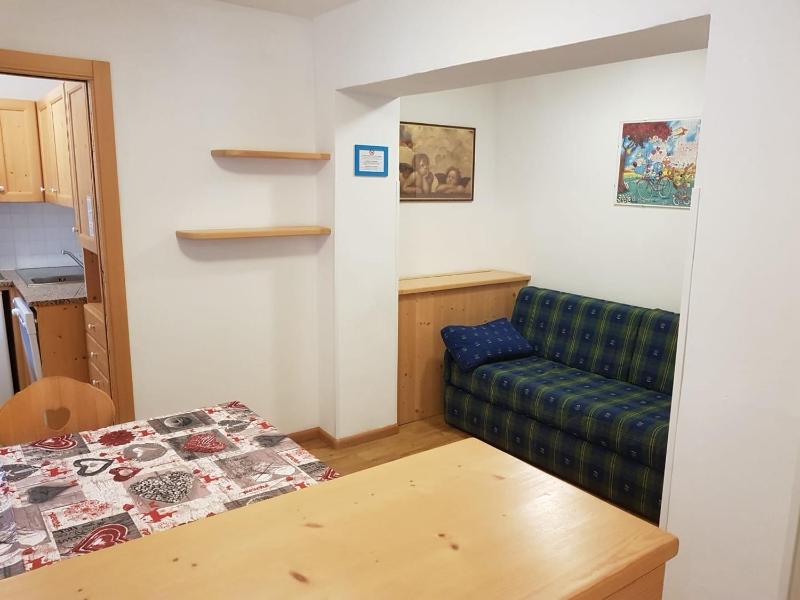 One-Bedroom Apartment image 4