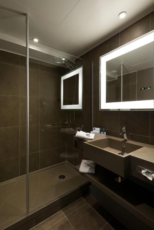 Classic Double Room with Sofa Bed image 2