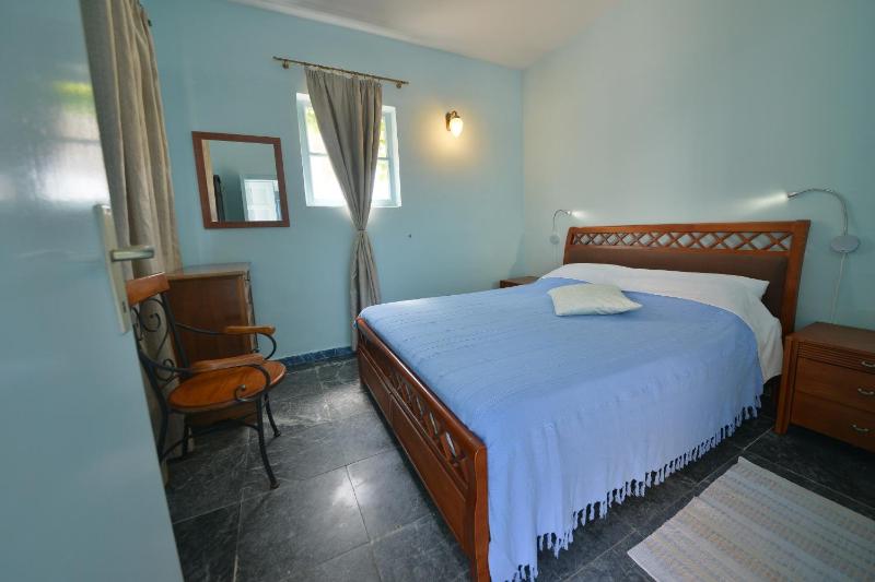 One-Bedroom Apartment (4 Adults) image 3