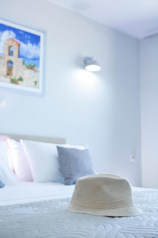 Deluxe Double Room with Balcony and Sea View image 1