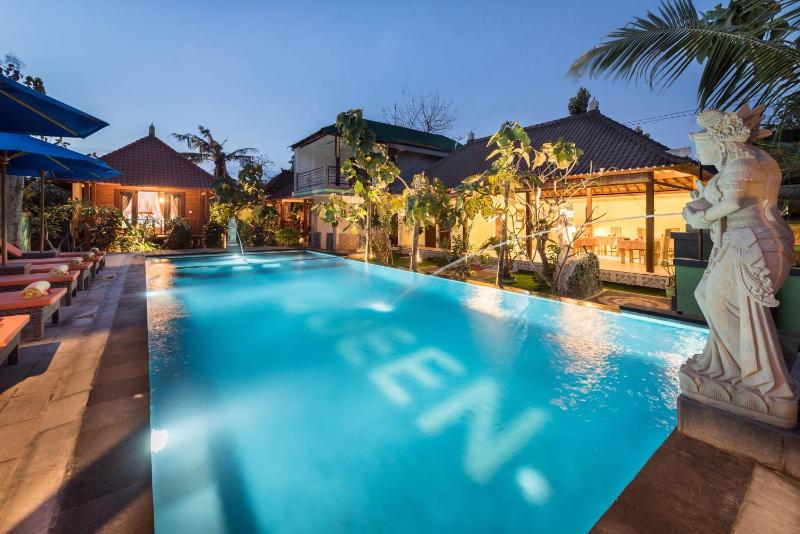 Queen Villa - image 1