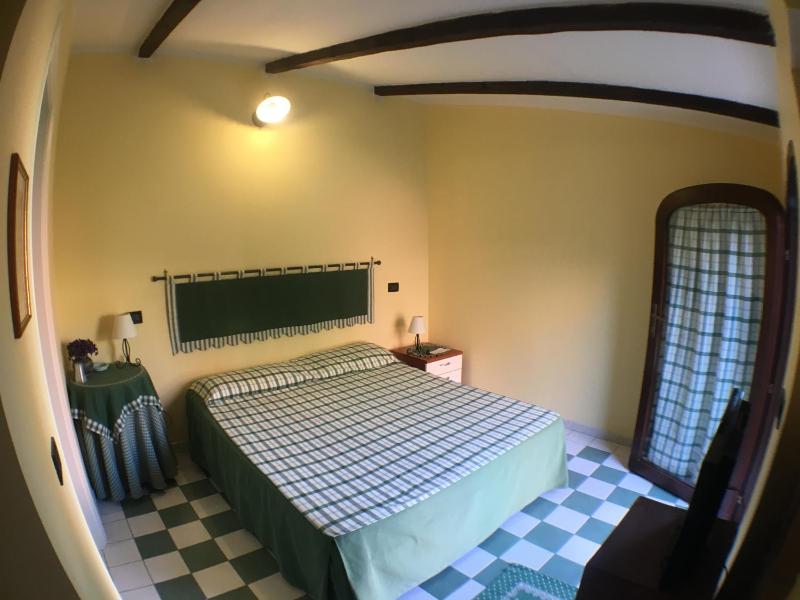 King Room with Garden View image 4