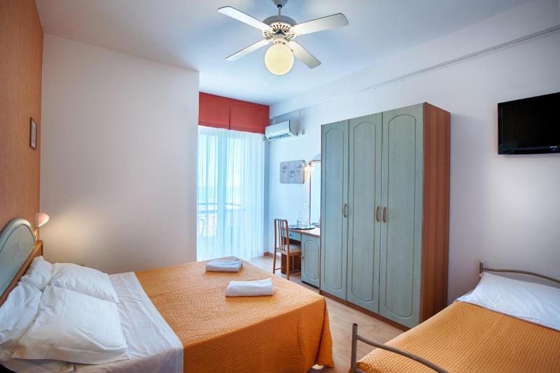 Hotel Mirabel - image 11