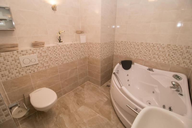 Apartment with Sea View image 2