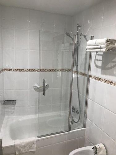 Double or Twin Room with Extra Bed image 3