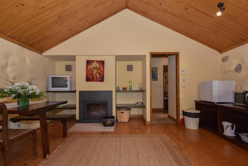 One-Bedroom Apartment image 3