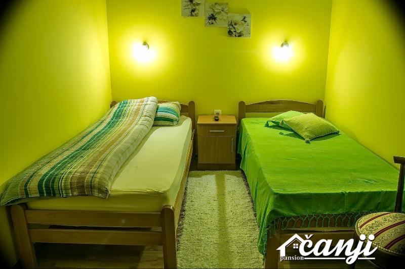 Twin Room with Private Bathroom image 4