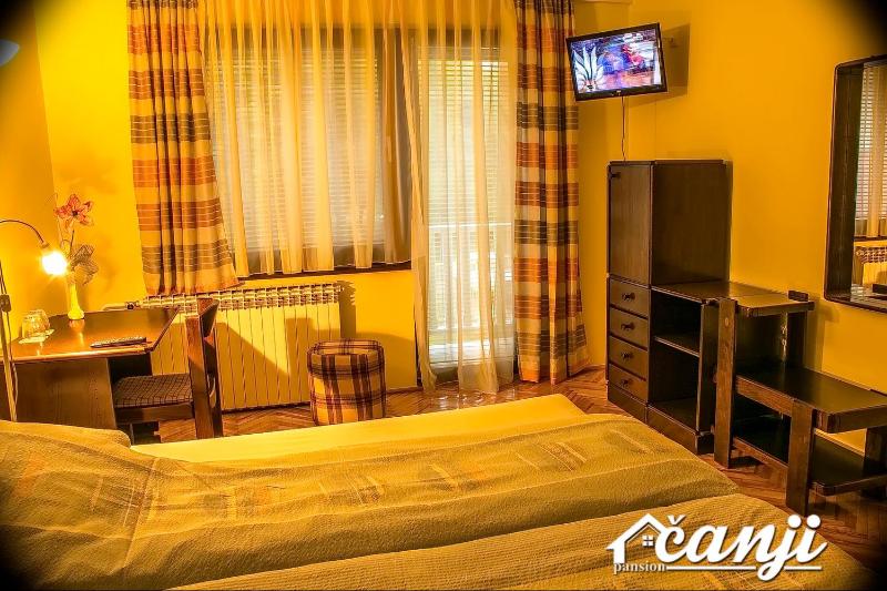 Double Room with Private Bathroom image 4