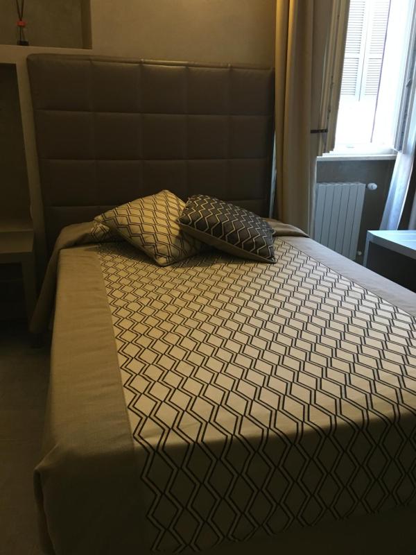 Single Room image 3