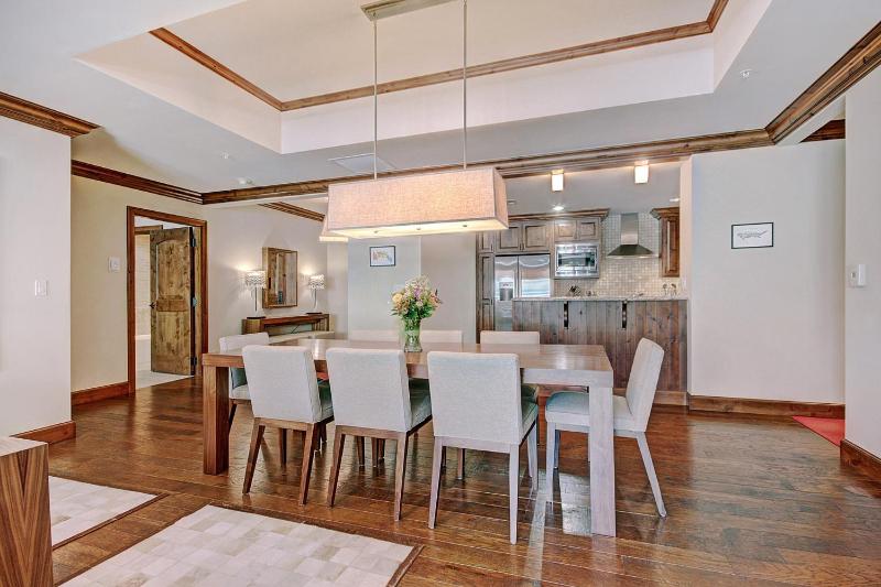 3 BR Luxury Ritz-Carlton Condo with Mountain Views - image 14