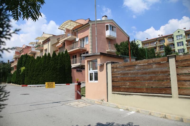 Apartment with Pool View  image 3