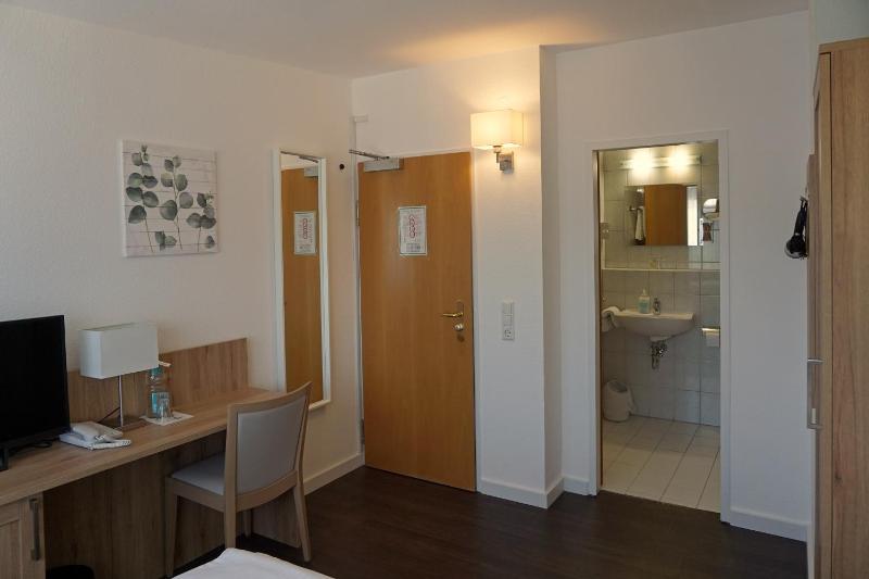 Premium Single Room image 4