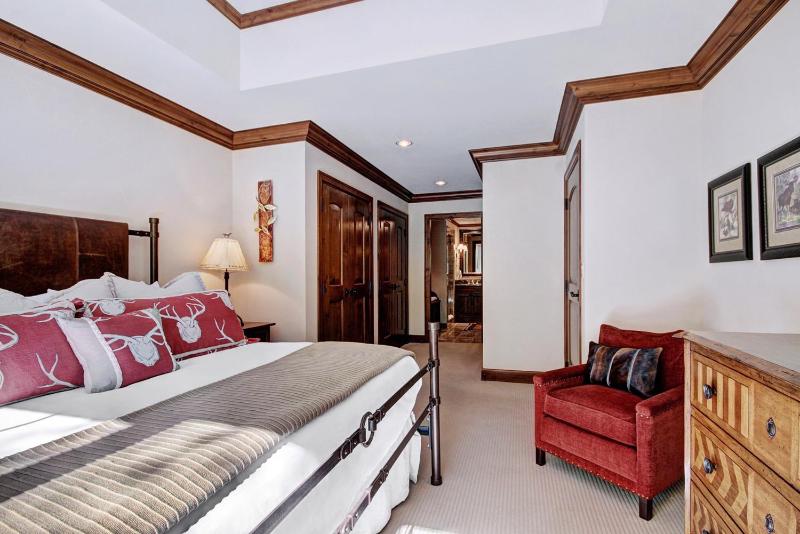 Exclusive 2BR Ritz-Carlton w Mountain Rustic Décor Save 20% on 7 Nights! - image 9