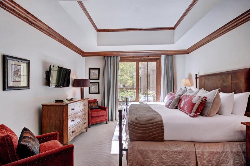 Exclusive 2BR Ritz-Carlton w Mountain Rustic Décor Save 20% on 7 Nights! - image 22