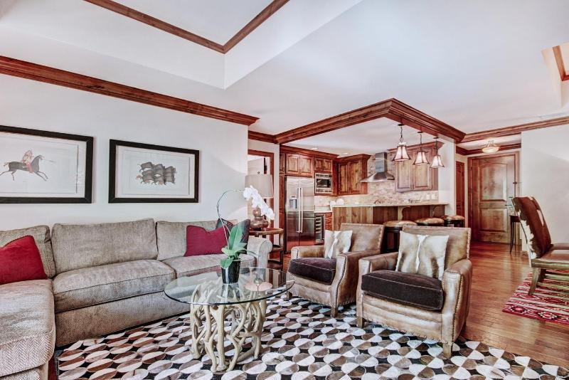 Exclusive 2BR Ritz-Carlton w Mountain Rustic Décor Save 20% on 7 Nights! - image 18