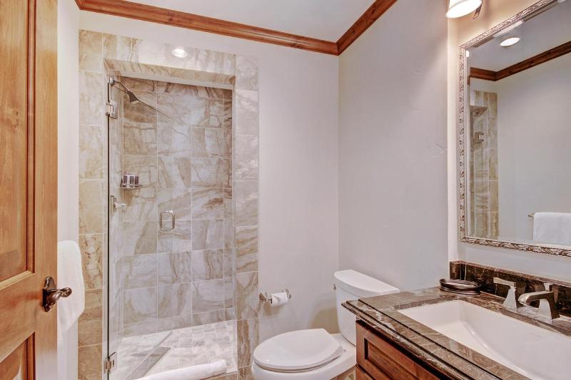 Exclusive 2BR Ritz-Carlton w Mountain Rustic Décor Save 20% on 7 Nights! - image 12