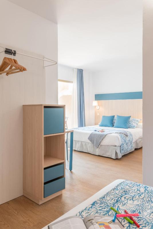 Double Room with Extra Bed (3 Adults) image 3
