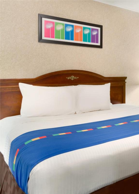 King Room image 2
