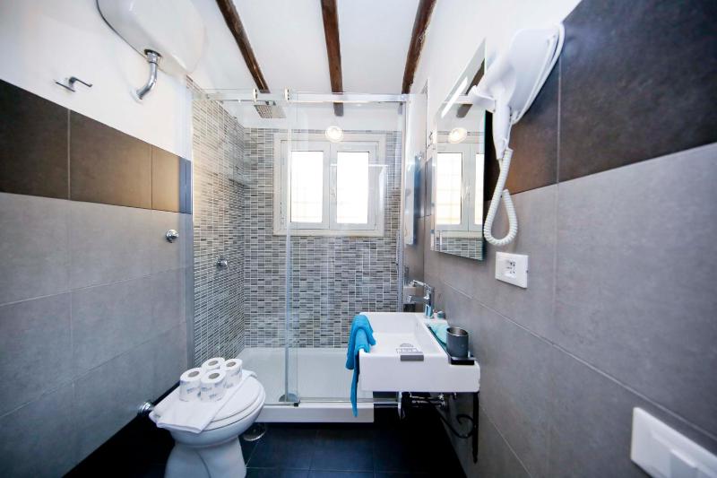 One-Bedroom Apartment image 3