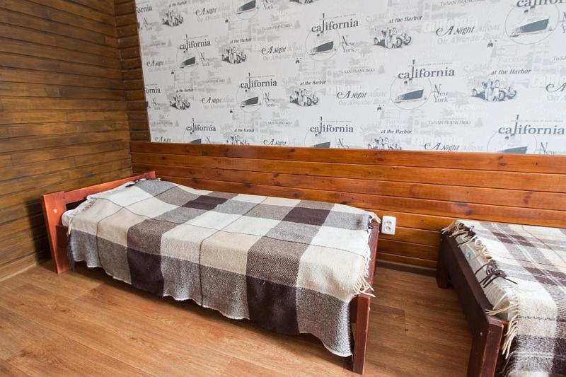 Single Bed in Dormitory Room image 2