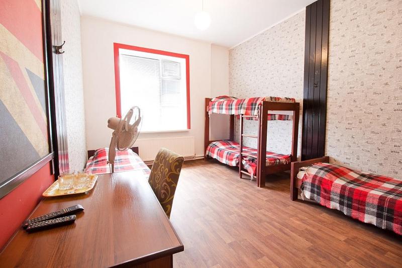 Bed in 4-Bed Dormitory Room image 1