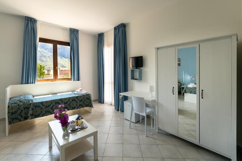 Quadruple Room image 3