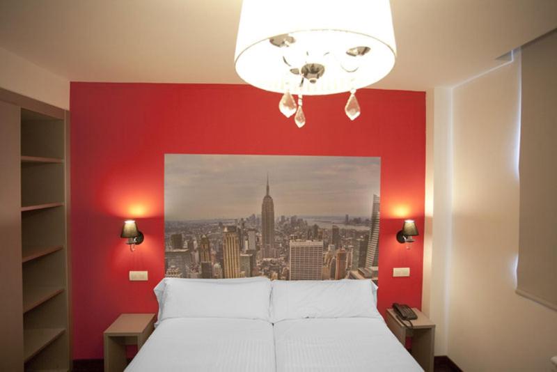 Double or Twin Room image 4