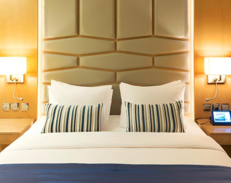 Superior Double Room with Hotel Private Beach Access image 3