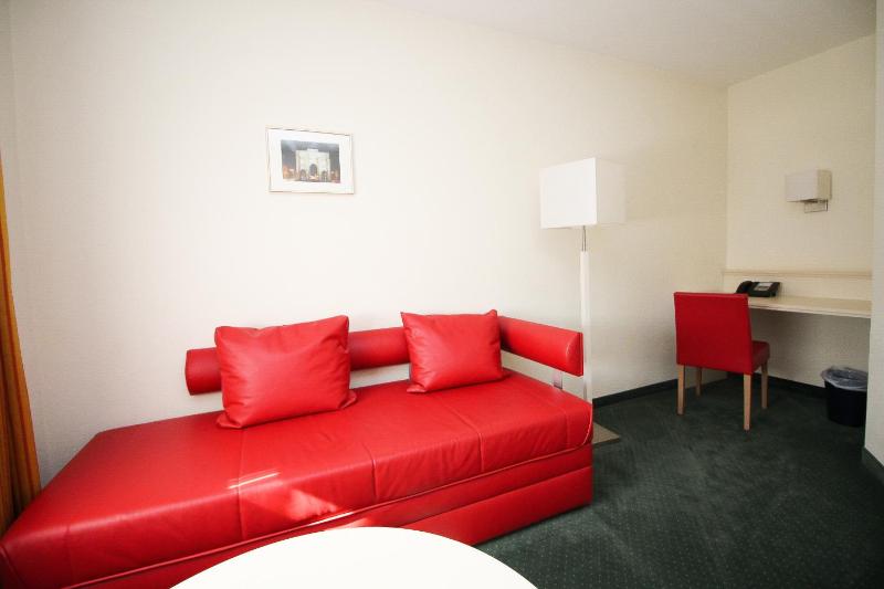 Family Room image 4