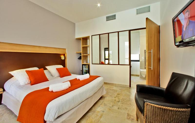 Double Room image 1