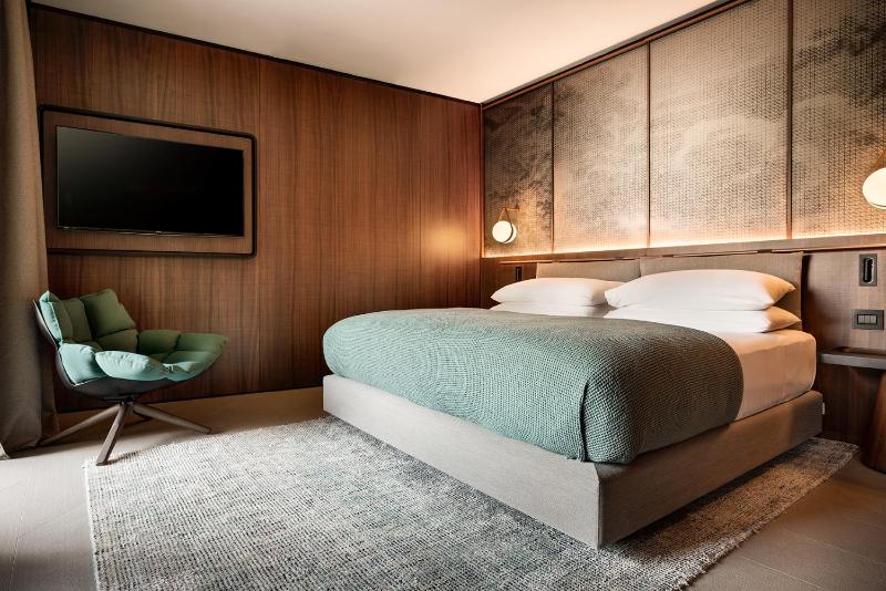 Junior Suite image 1