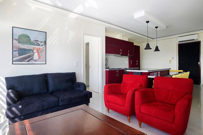 Unique 3-Bed 3-Bath Apt with Acropolis Views SG69 - image 9