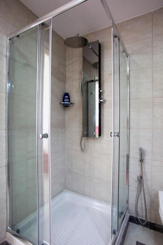 Unique 3-Bed 3-Bath Apt with Acropolis Views SG69 - image 3